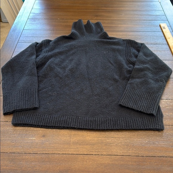 J. Crew Turtleneck sweater in Supersoft yarn Size S - Picture 3 of 12